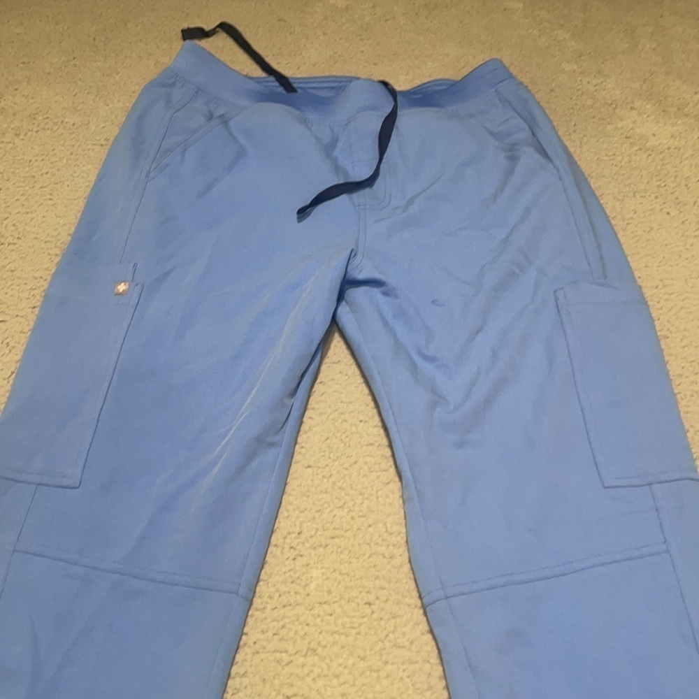FIGS Axim Cargo Scrub Pants for Men — Classic Fit, Straight Leg size M - Picture 2 of 7